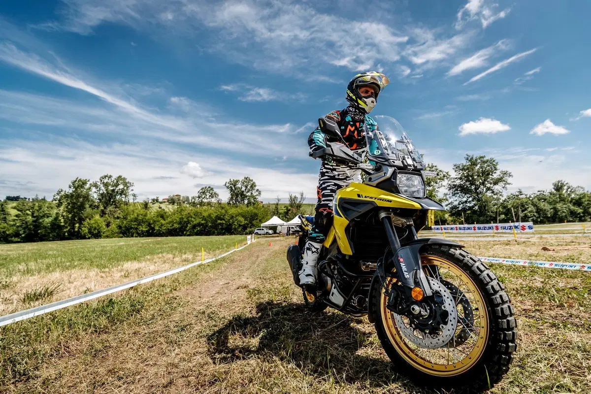 Suzuki V-Strom Academy, a scuopla di fuoristrada con la V-Strom 1050