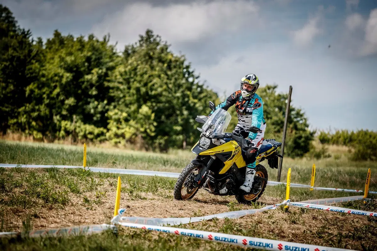 Suzuki V-Strom Academy, a scuopla di fuoristrada con la V-Strom 1050 (3)