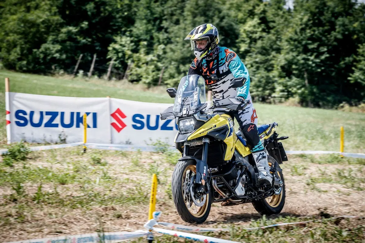 Suzuki V-Strom Academy, a scuopla di fuoristrada con la V-Strom 1050 (5)