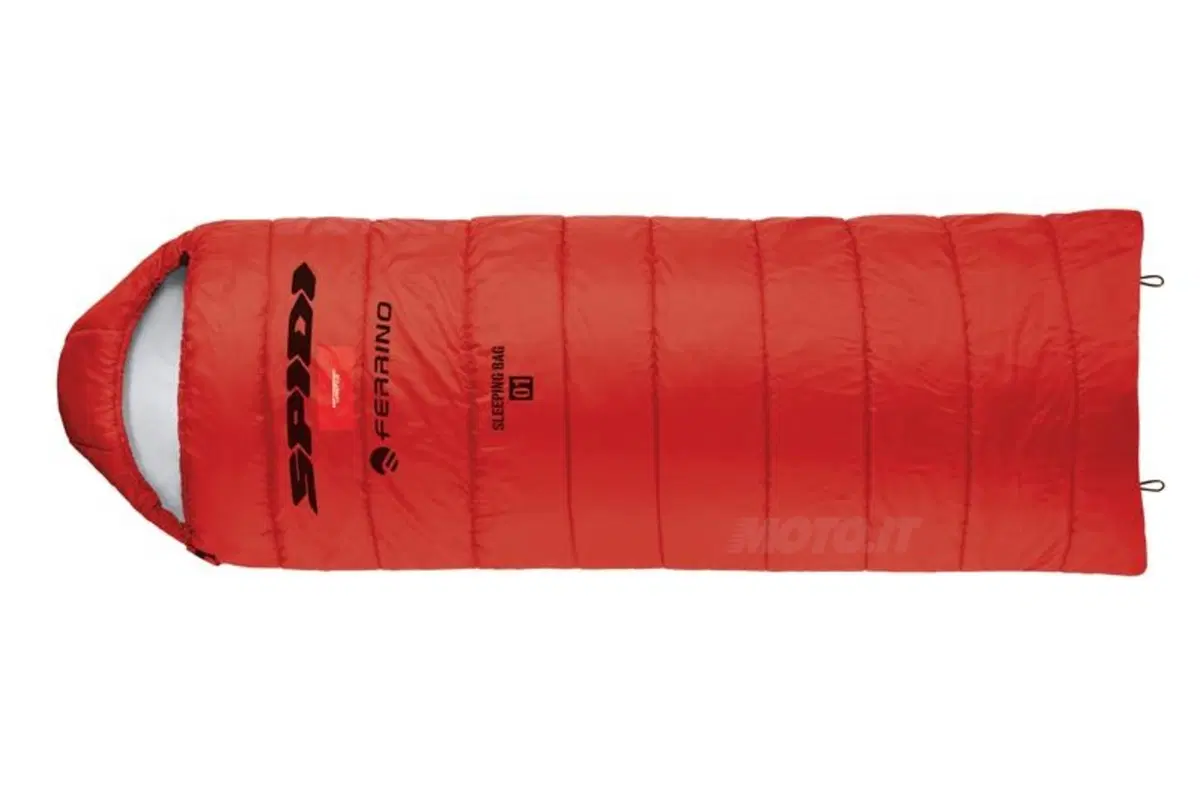 Tenda, sacco a pelo e materassino nell'Expedition Kit di Spidi (3)
