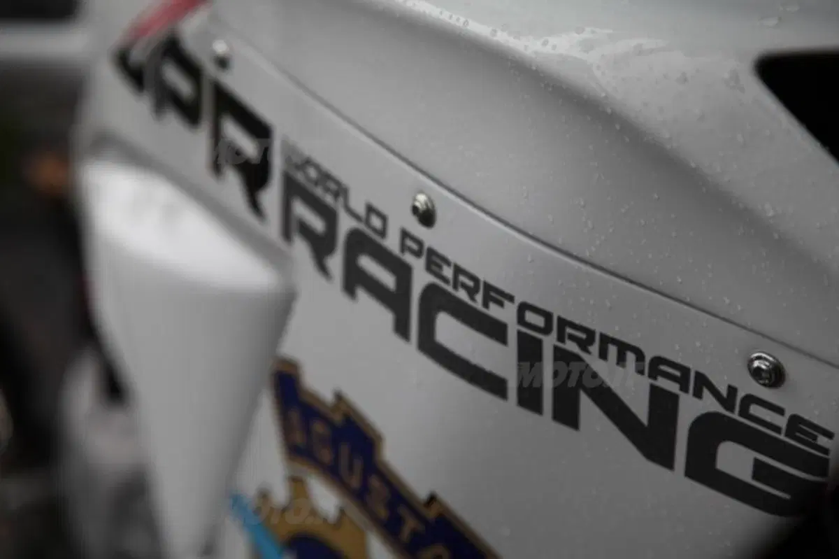 MV Agusta F3, pronto il debutto in gara (3)