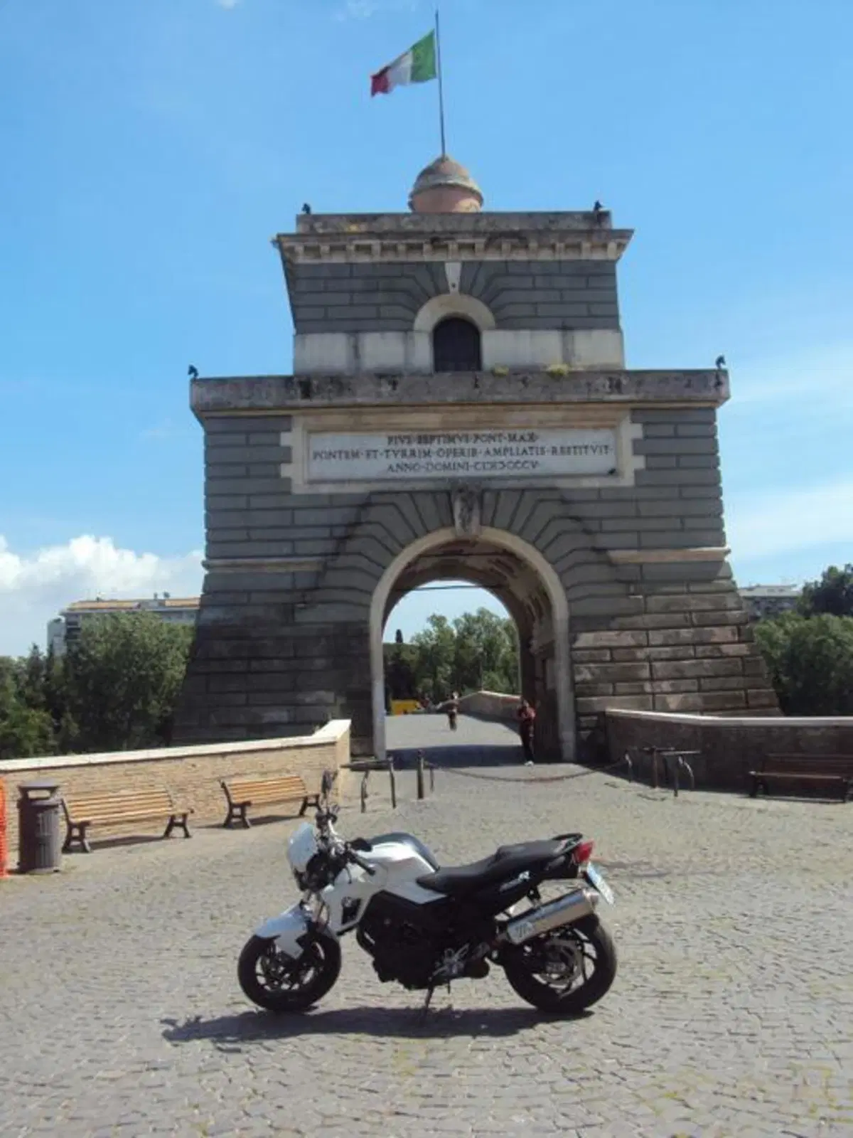 Turismo. La Roma che non ti aspetti, in moto (2)