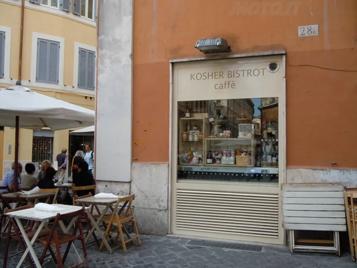 Turismo. La Roma che non ti aspetti, in moto (19)