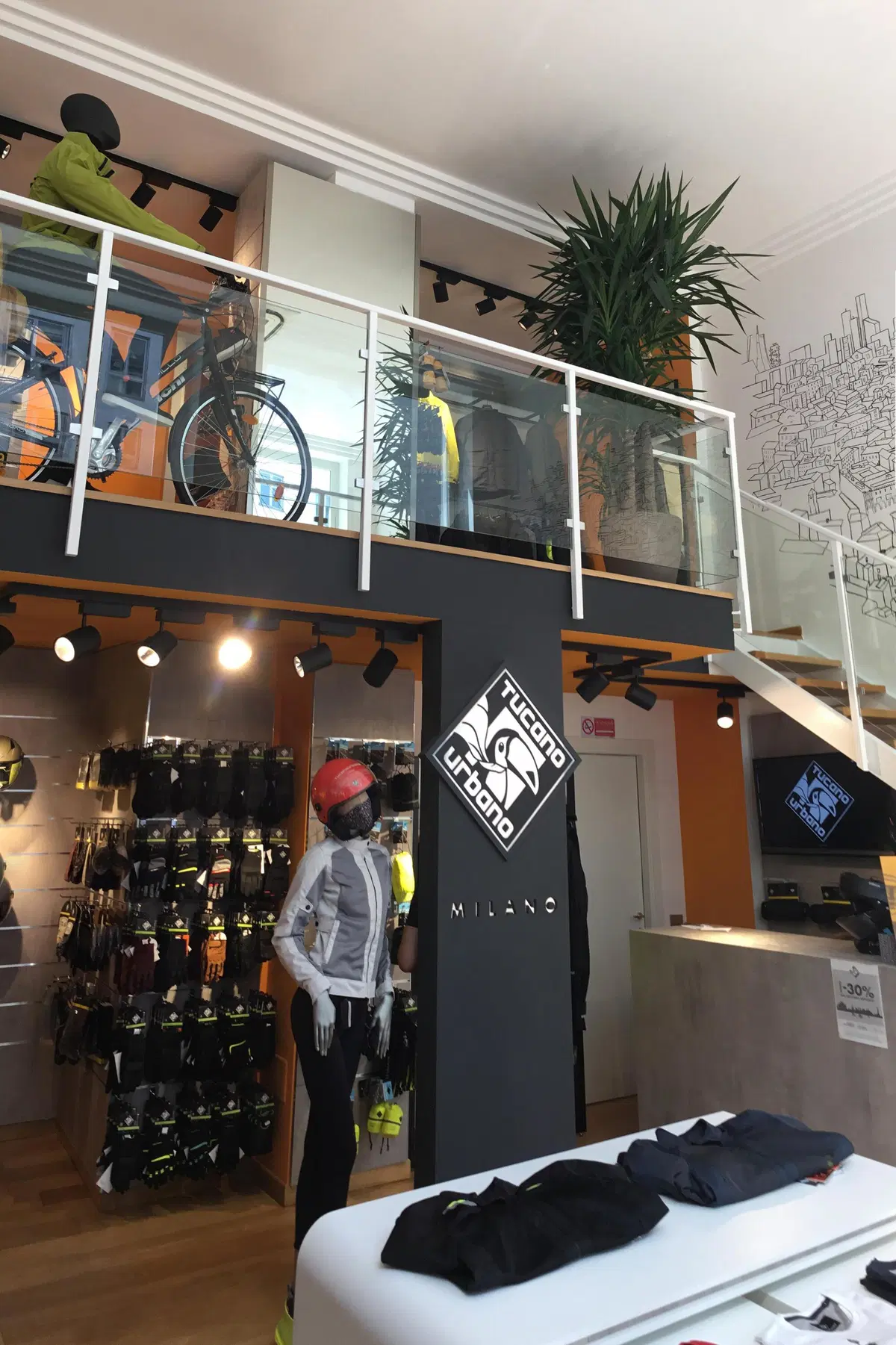 Tucano Urbano arriva in centro a Milano