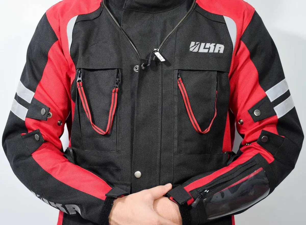 Ulka Hakkit Forever: la giacca moto che diventa zaino (3)