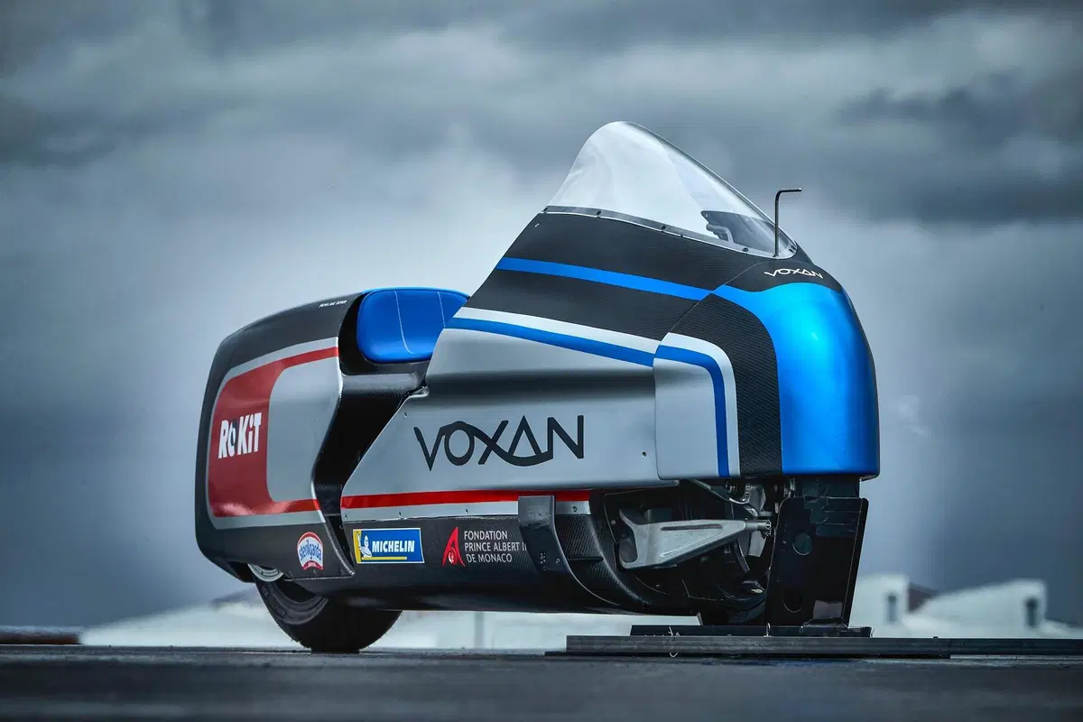 Voxan Wattman, la nuova moto elettrica con cui Max Biaggi tenterà l'assalto al record del mondo di velocità [FOTO] (5)