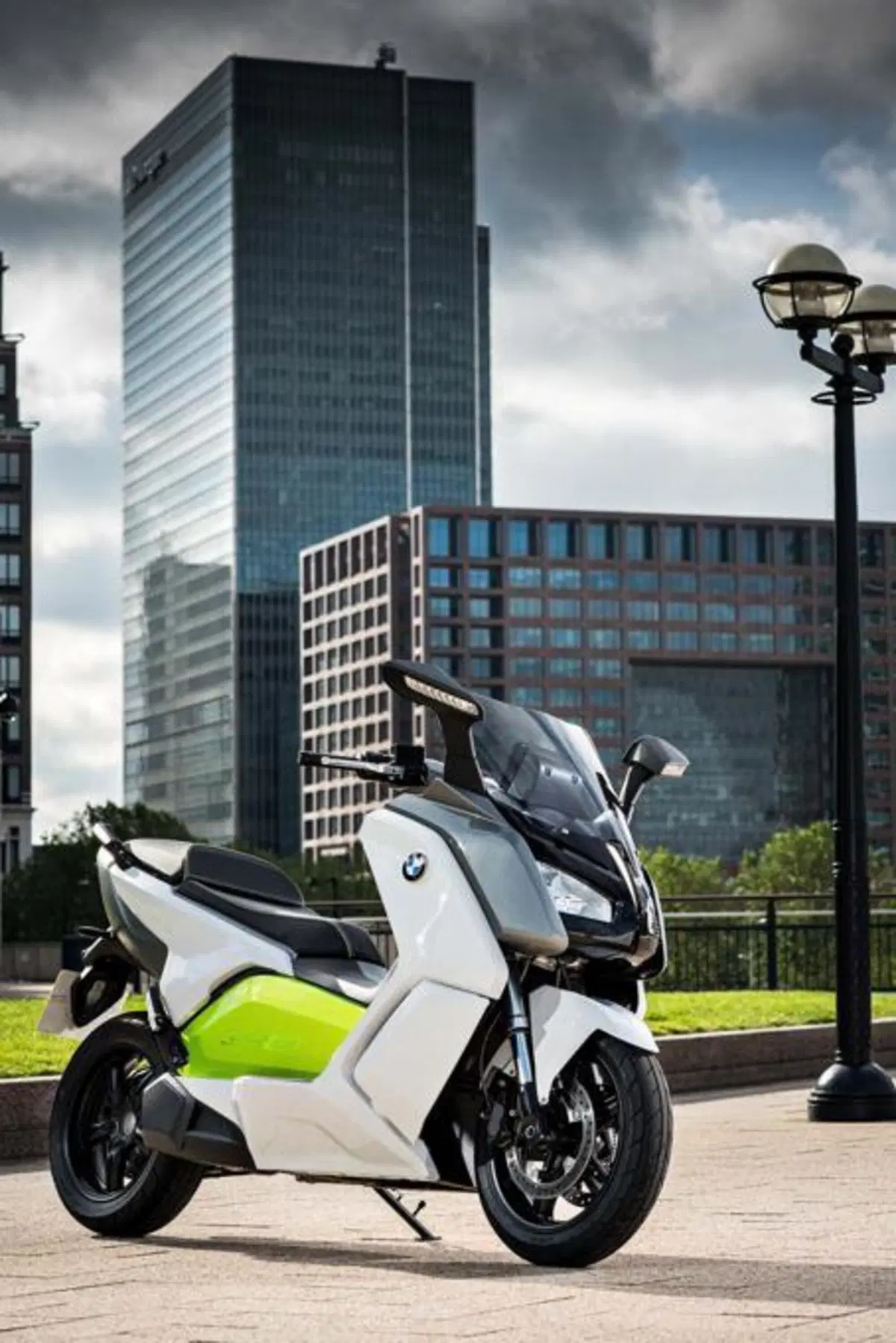 BMW C-Evolution, l'elettrico debutta in società (10)