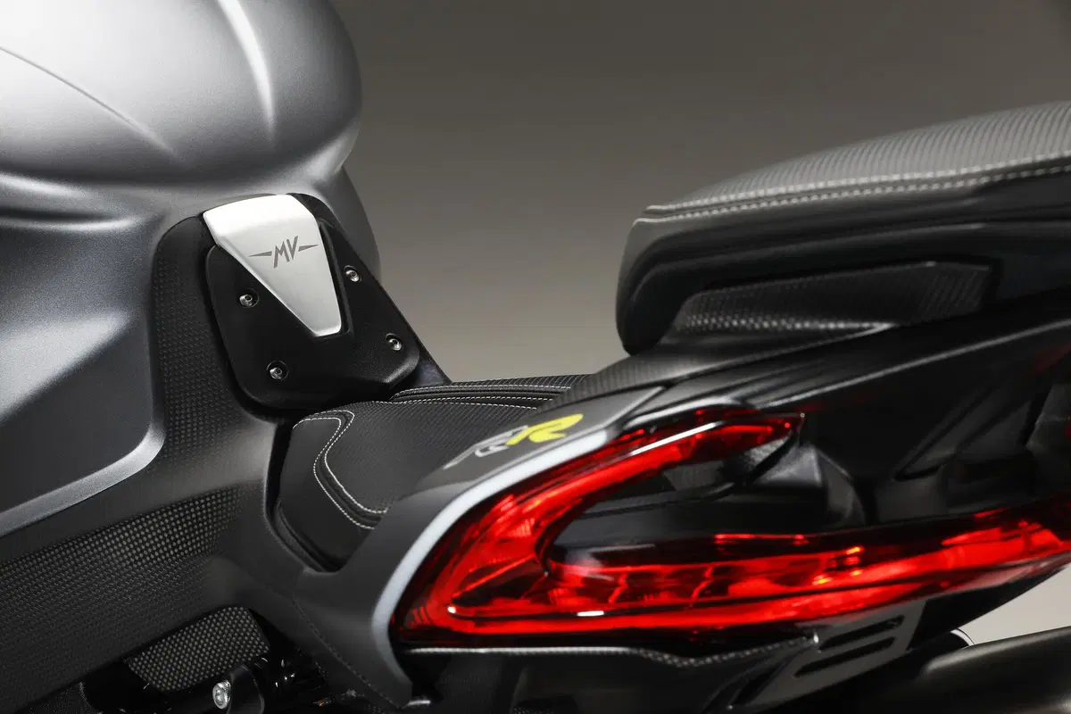 MV Agusta Brutale 1000 RR: il massimo, per tutti (4)