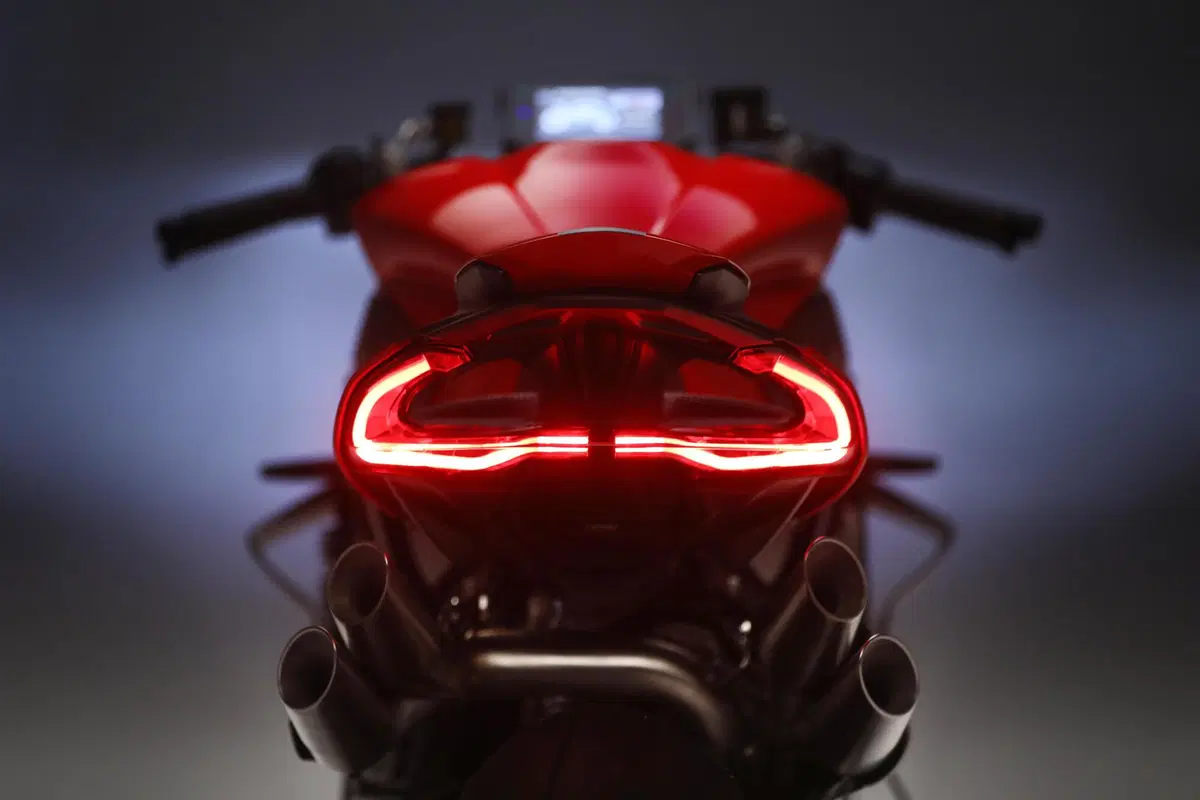 MV Agusta Brutale 1000 RR: il massimo, per tutti (9)