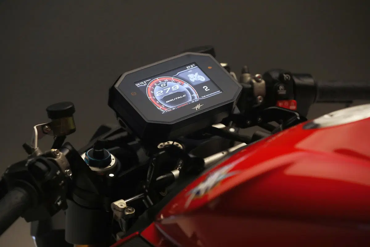 MV Agusta Brutale 1000 RR: il massimo, per tutti (11)