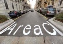 Milano: da lunedì 17 riparte l’Area C. Domenica blocco del traffico
