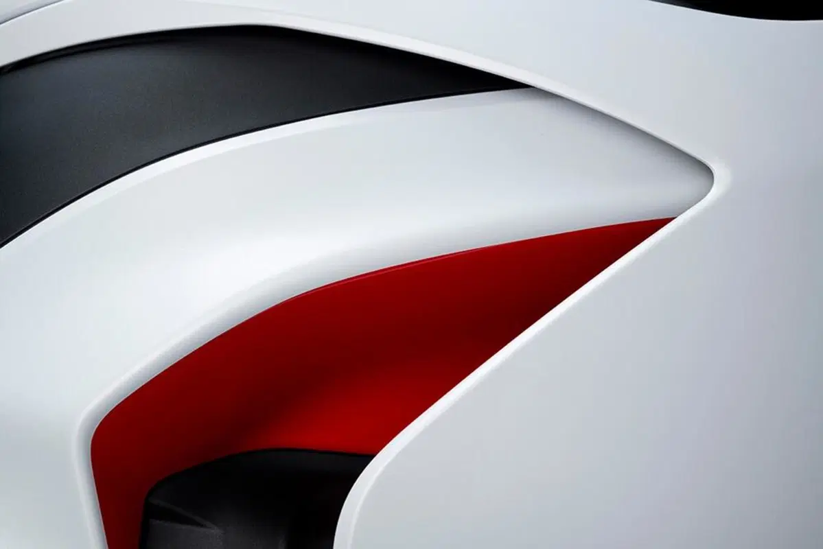 Ducati Panigale V2 White Rosso. 115 cavalli di carattere (17)