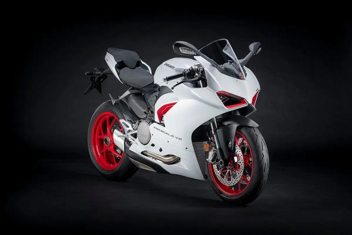 Ducati Panigale V2 White Rosso. 115 cavalli di carattere (5)