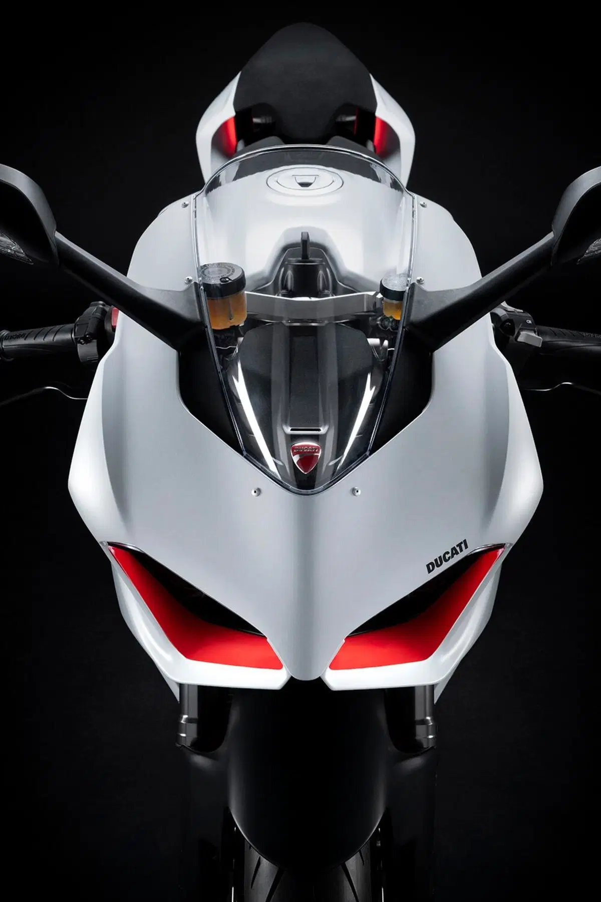 Ducati Panigale V2 White Rosso. 115 cavalli di carattere (25)
