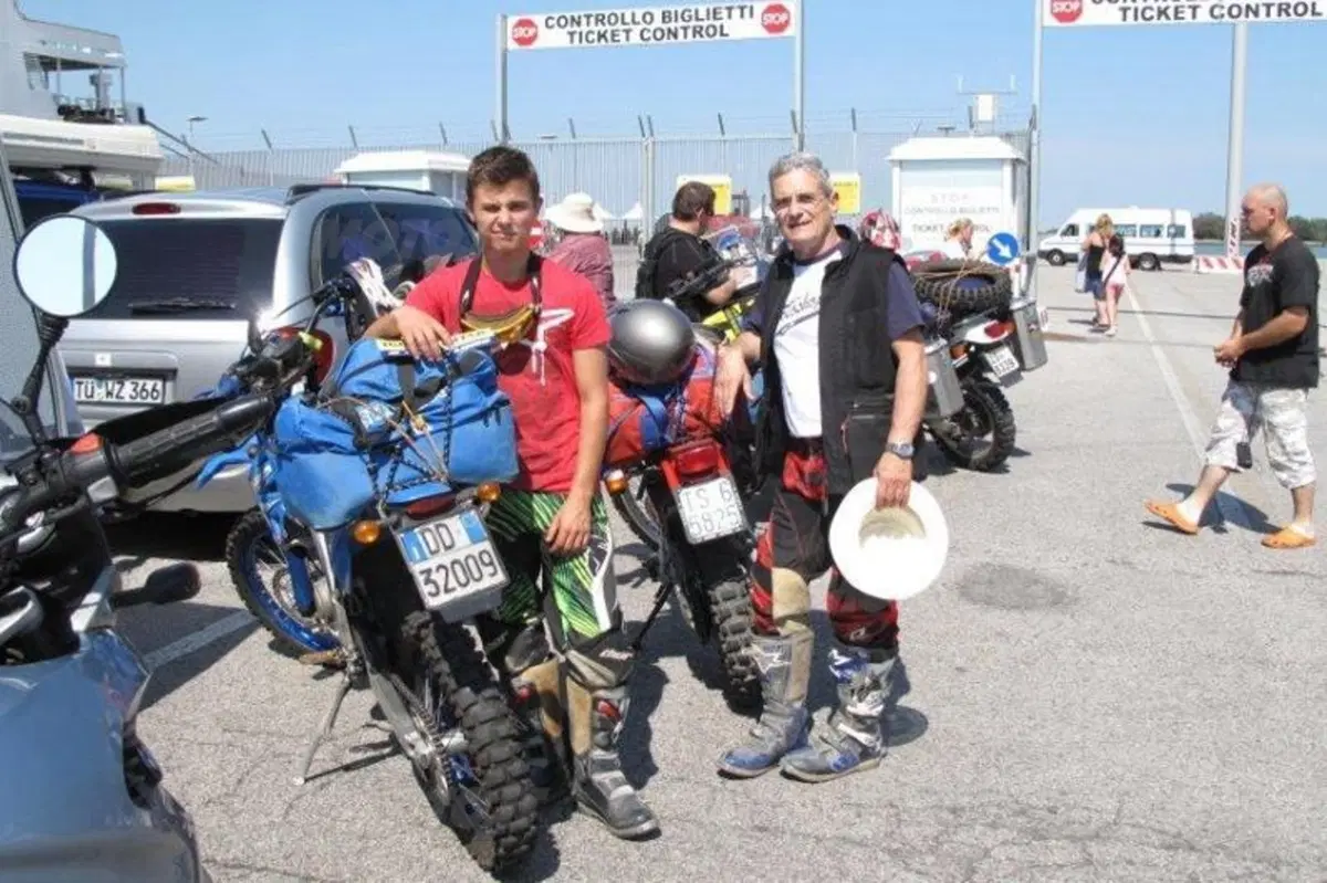 In moto in Grecia... "in famiglia"