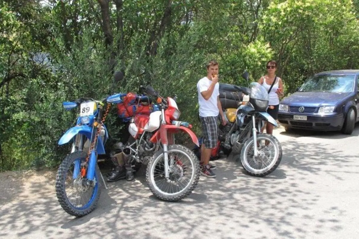 In moto in Grecia... "in famiglia" (8)