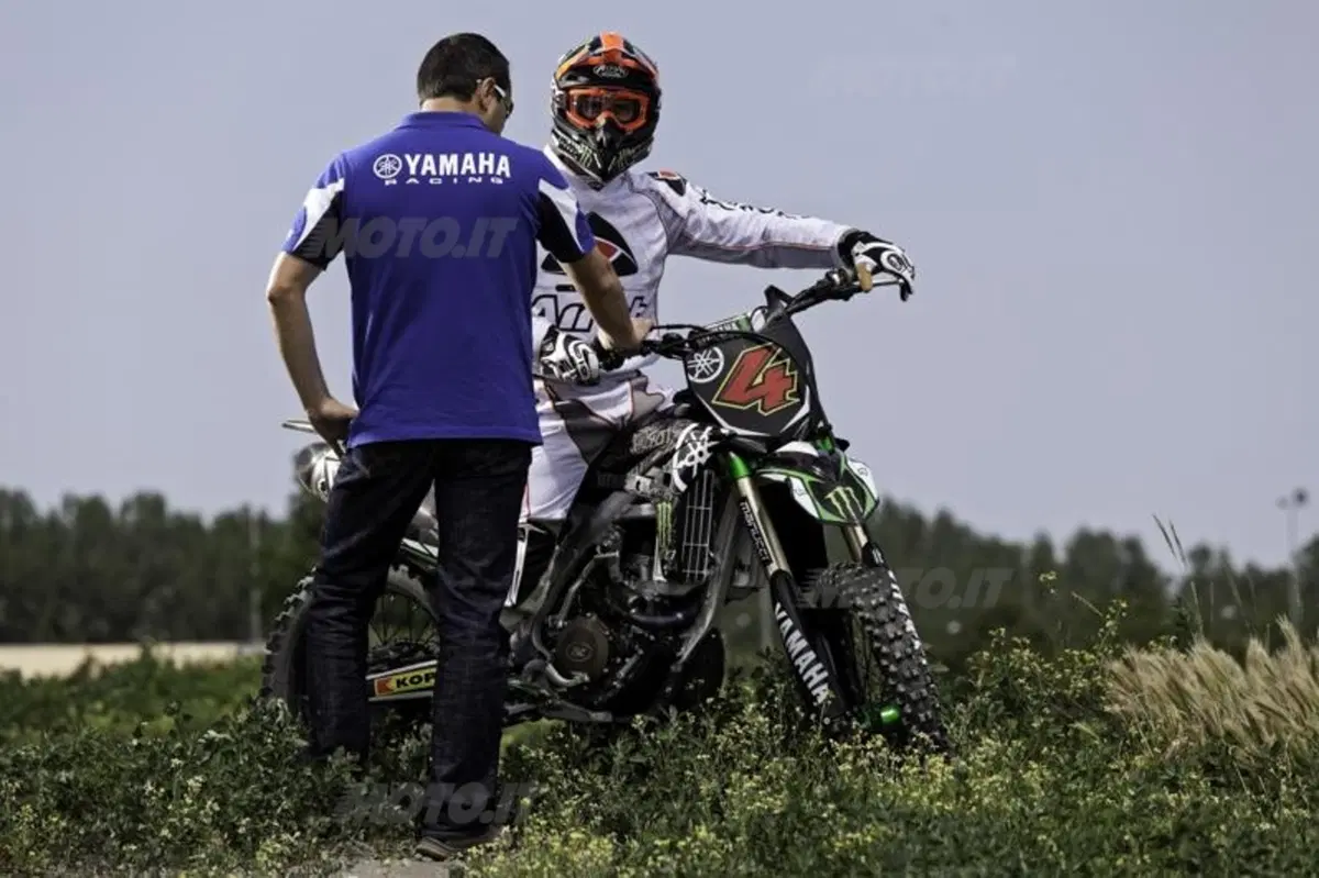 Dovizioso in sella alle Yamaha YZ450SM ed YZ250F  (4)