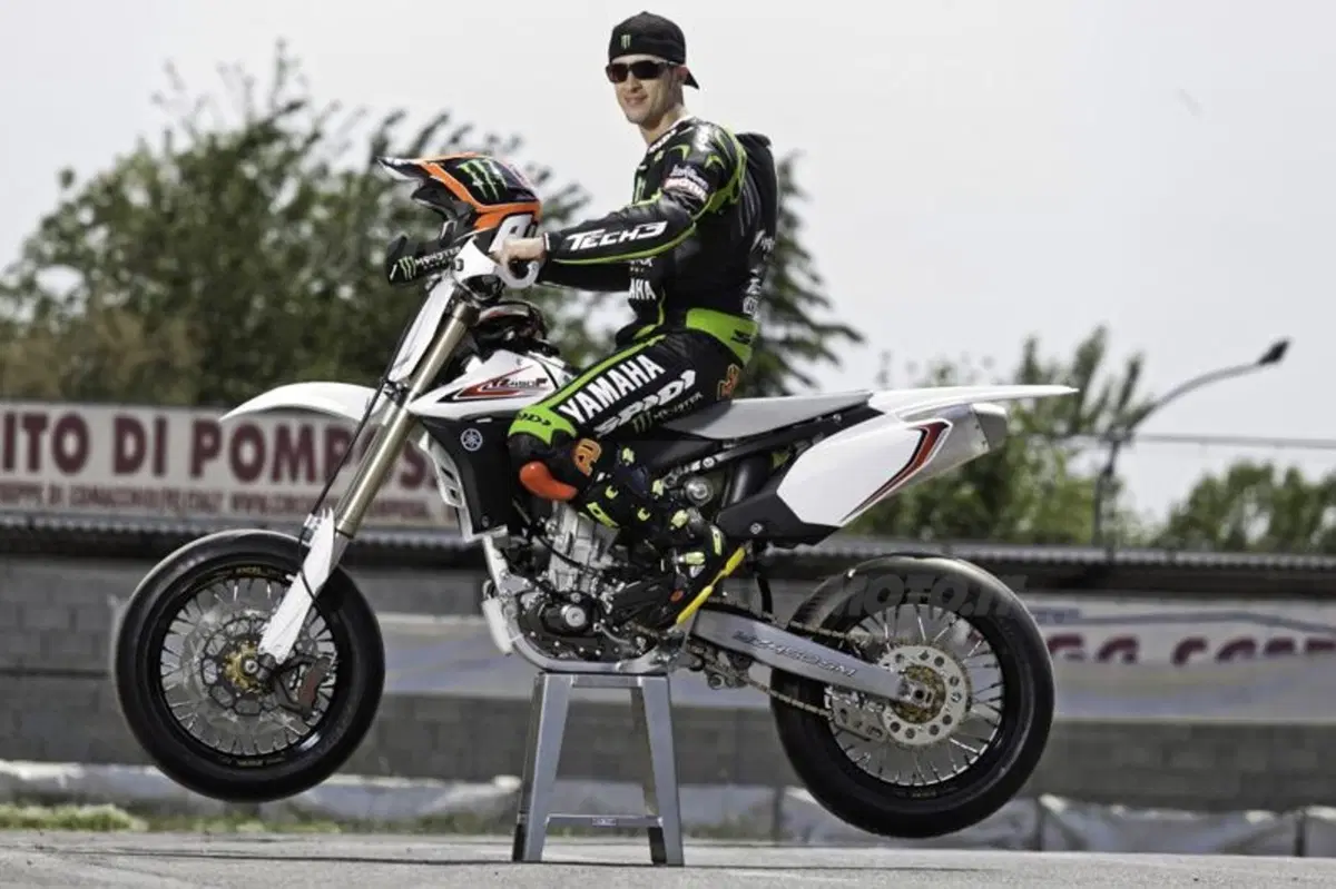 Dovizioso in sella alle Yamaha YZ450SM ed YZ250F  (10)