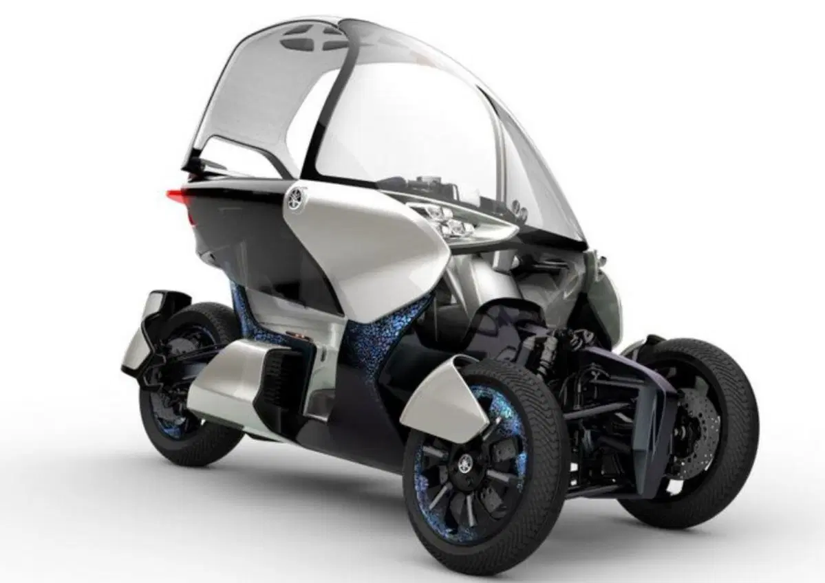 Yamaha, un nuovo tre ruote ibrido dal concept MW-Vision (2)