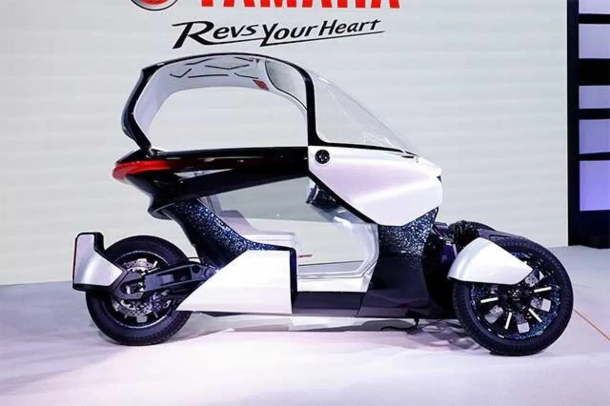 Yamaha, un nuovo tre ruote ibrido dal concept MW-Vision (5)