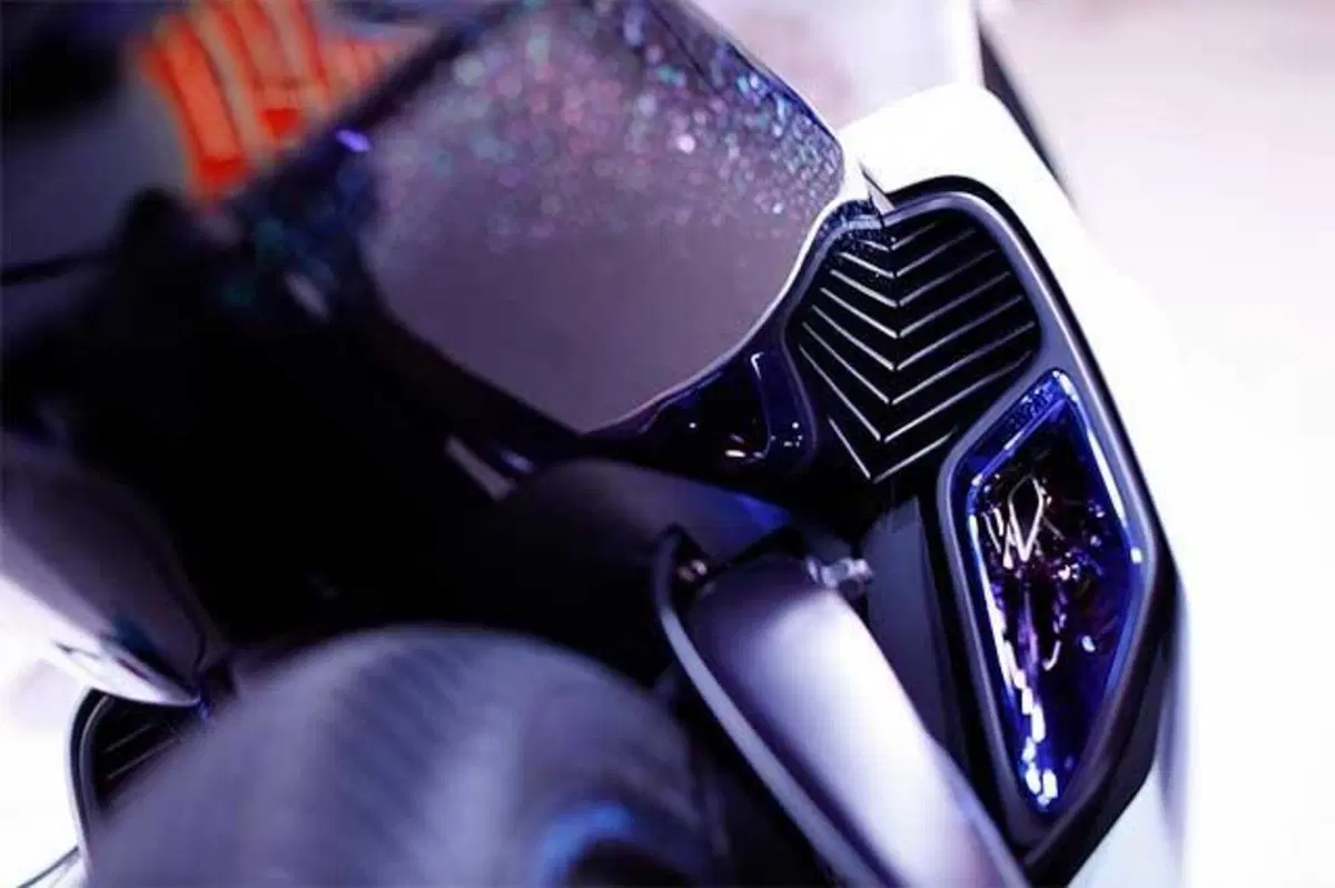 Yamaha, un nuovo tre ruote ibrido dal concept MW-Vision (10)