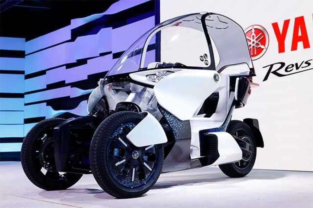 Yamaha, un nuovo tre ruote ibrido dal concept MW-Vision (6)
