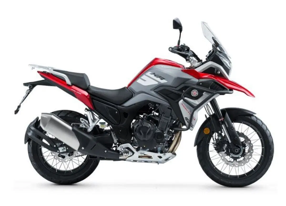 Macbor Montana XR5. Adventure "R1200GS style" che arriva dalla Spagna