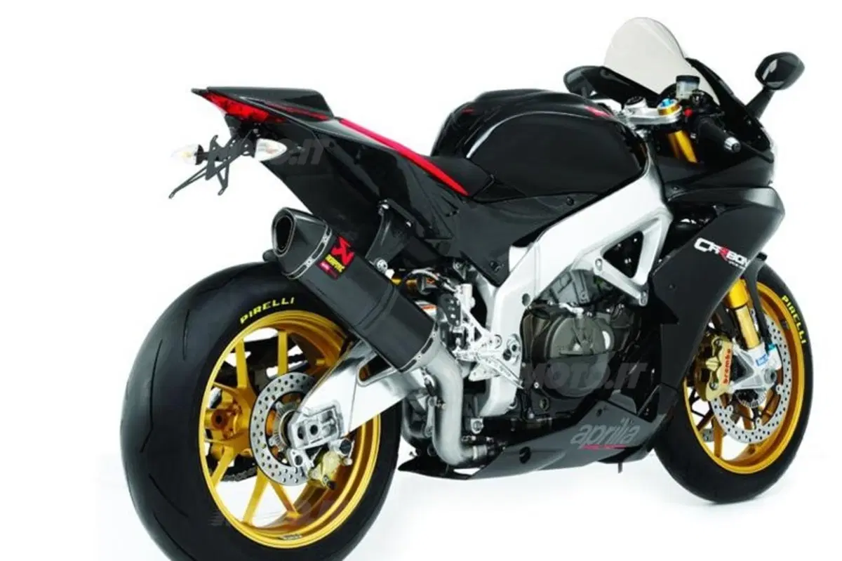 Aprilia RSV4 Carbon Special Edition: il ritorno della Nera (2)
