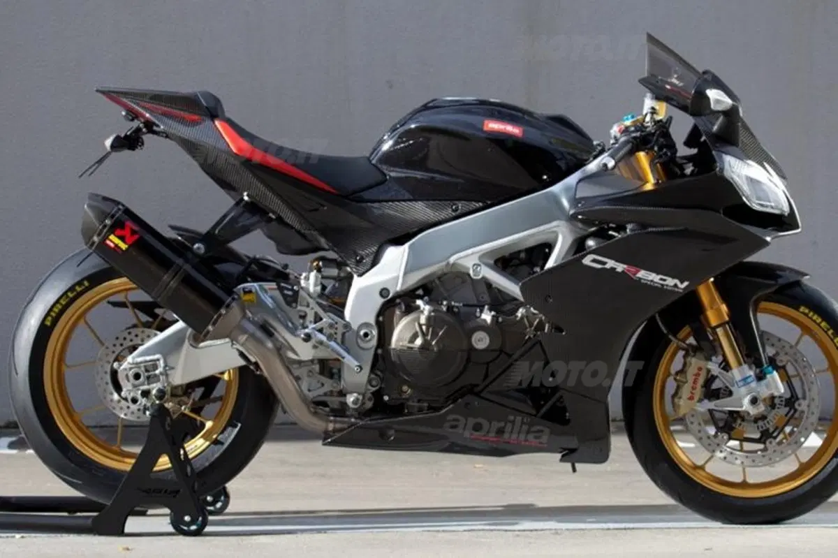 Aprilia RSV4 Carbon Special Edition: il ritorno della Nera (14)