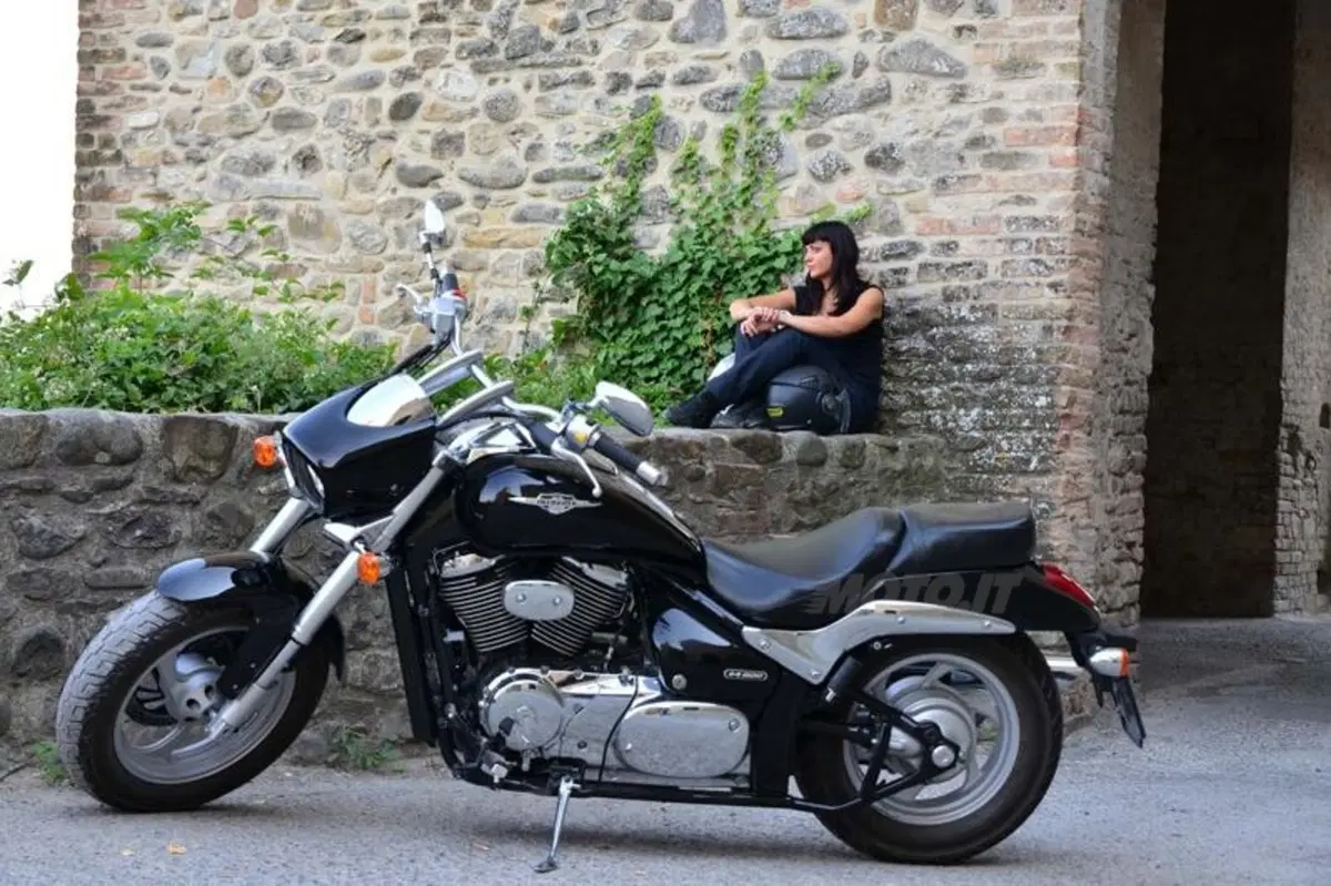 Una giornata con la Suzuki Intruder M800: la custom "tutta curve" (8)