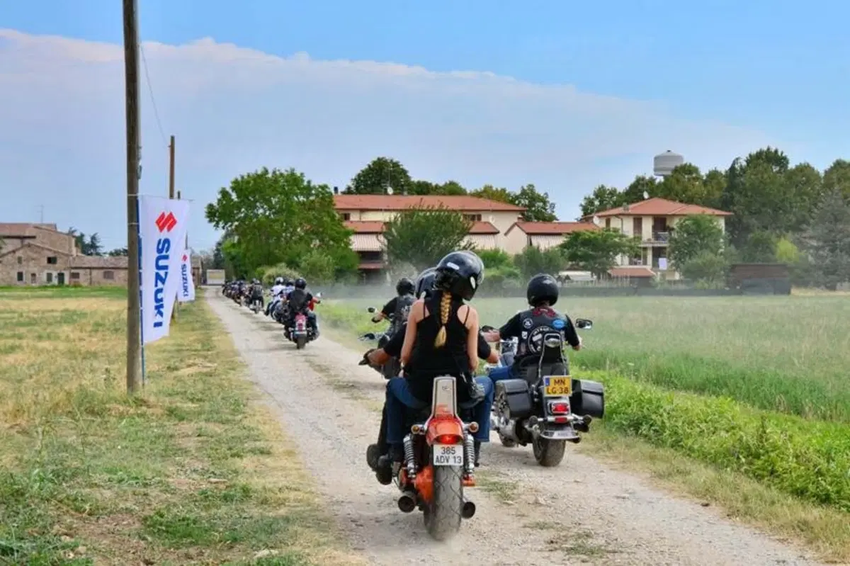 Una giornata con la Suzuki Intruder M800: la custom "tutta curve" (15)