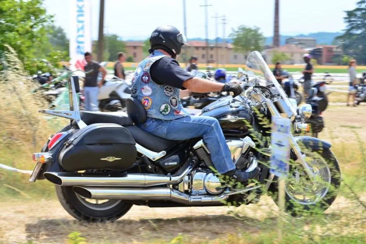 Una giornata con la Suzuki Intruder M800: la custom "tutta curve" (17)