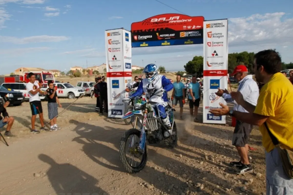 Nicola Dutto ha corso in moto alla Baja Aragon!