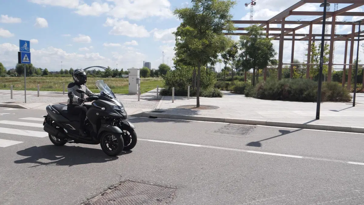 Yamaha Tricity 300 TEST: tre ruote... GT! (4)