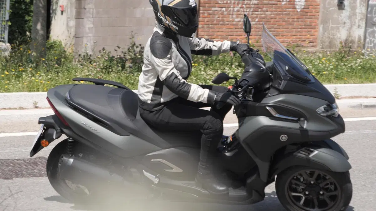 Yamaha Tricity 300 TEST: tre ruote... GT! (2)
