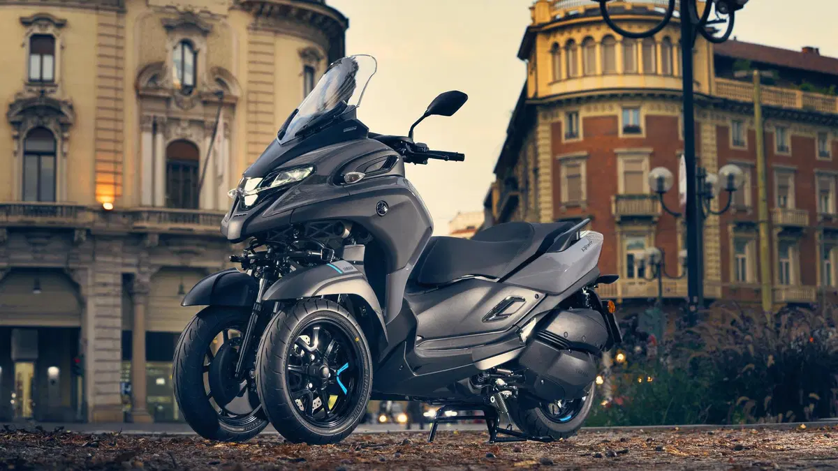 Yamaha Tricity 300 TEST: tre ruote... GT! (9)
