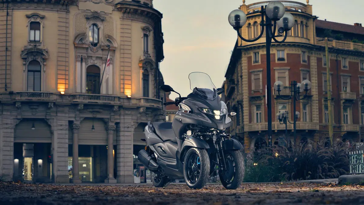 Yamaha Tricity 300 TEST: tre ruote... GT! (12)