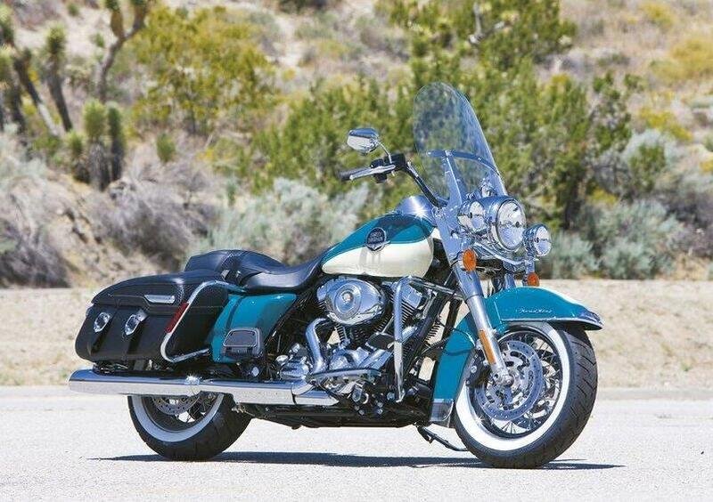 Harley-Davidson Touring 1584 Road King Classic (2007 - 10) - FLHRC (2)