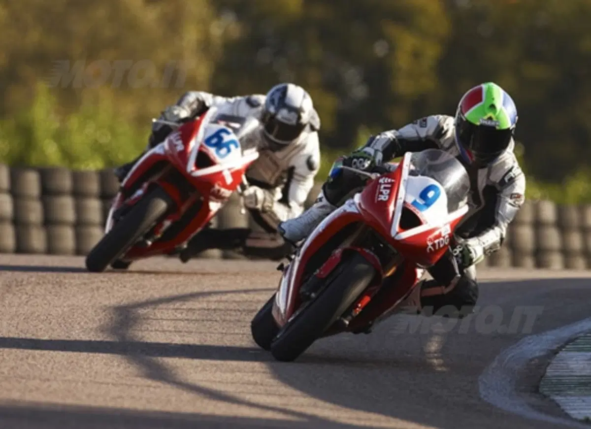 Triumph Live 2012 a Mallory Park (2)