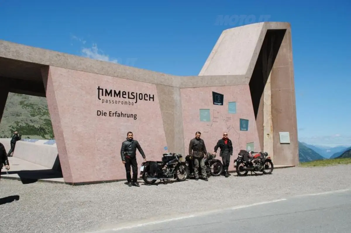 Al Grossglockner con due Moto Guzzi V 500 e una Gilera VL 500 (13)