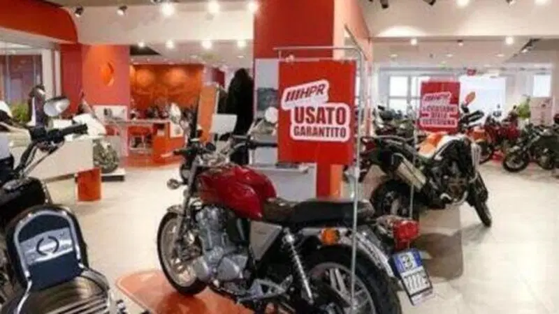 L'usato moto vola a giugno. In aumento anche le radiazioni