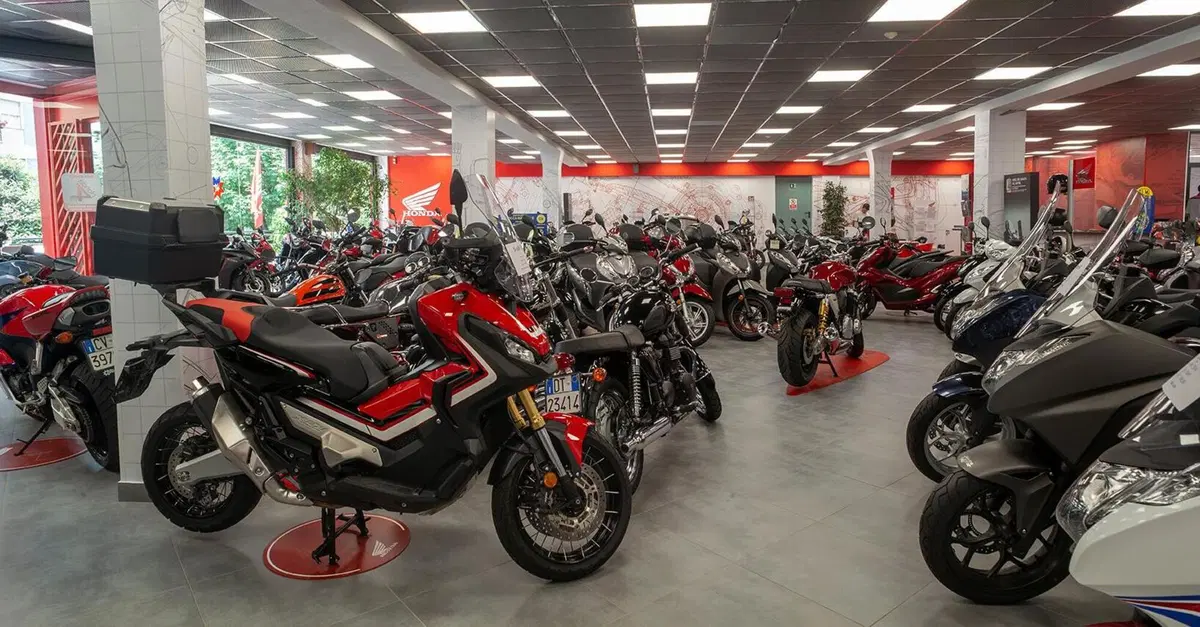 L'usato moto vola a giugno. In aumento anche le radiazioni