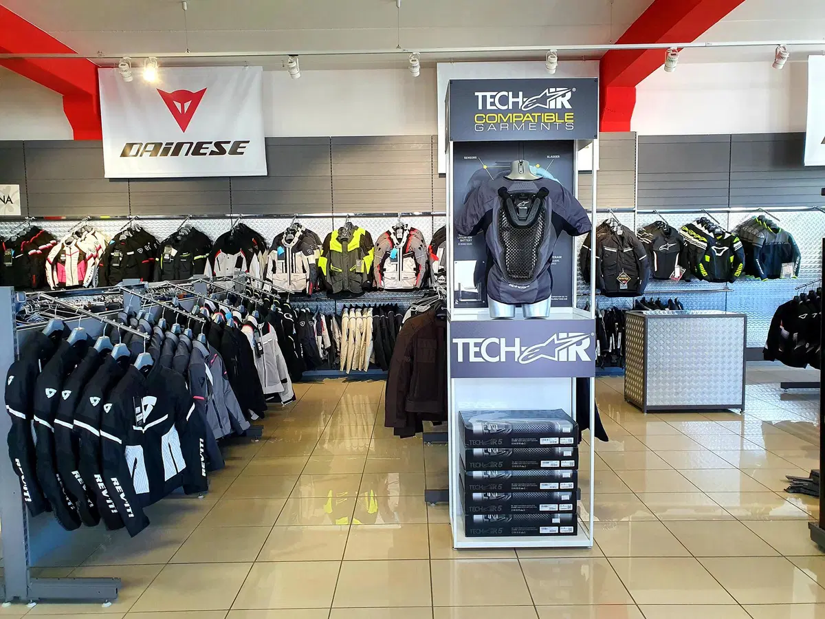 Motoabbigliamento.it apre a Imola (3)