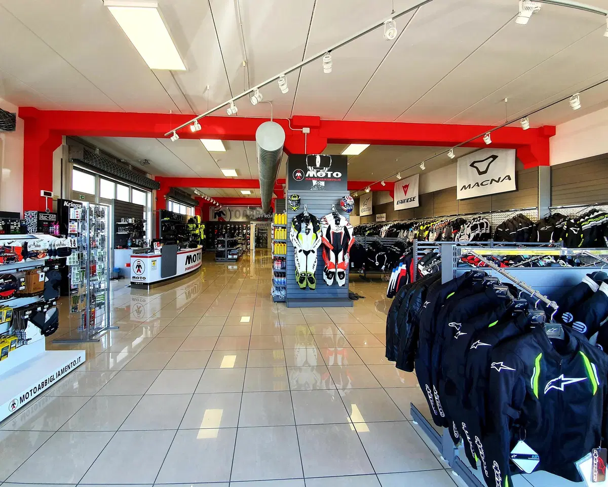 Motoabbigliamento.it apre a Imola (2)