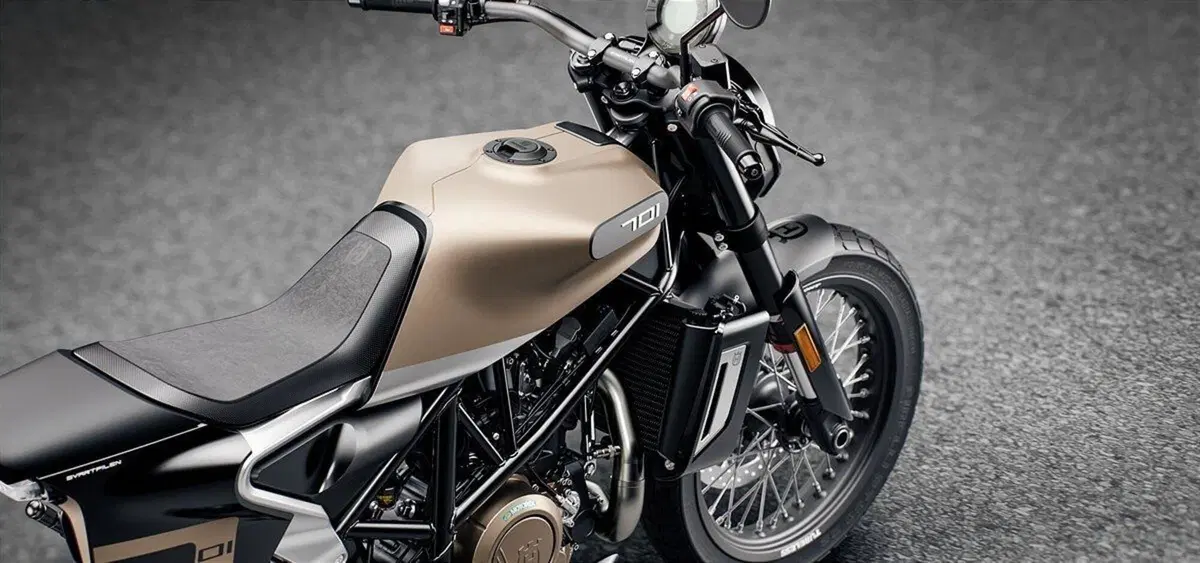 Richiamo Husqvarna Vitpilen 701 e Svartpilen 701: sostituzione serbatoio (6)