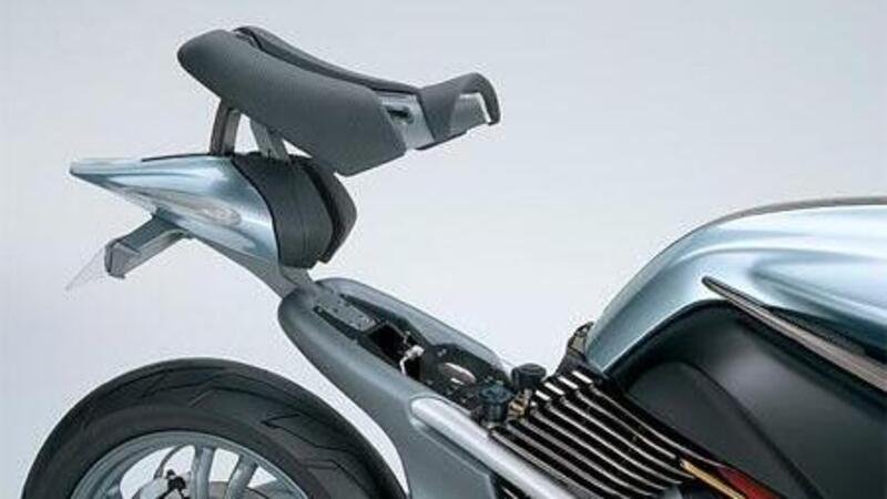 Suzuki brevetta una moto ibrida modulare
