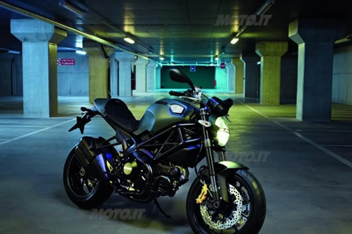 Monster Diesel disponibile nei Ducati Store (12)