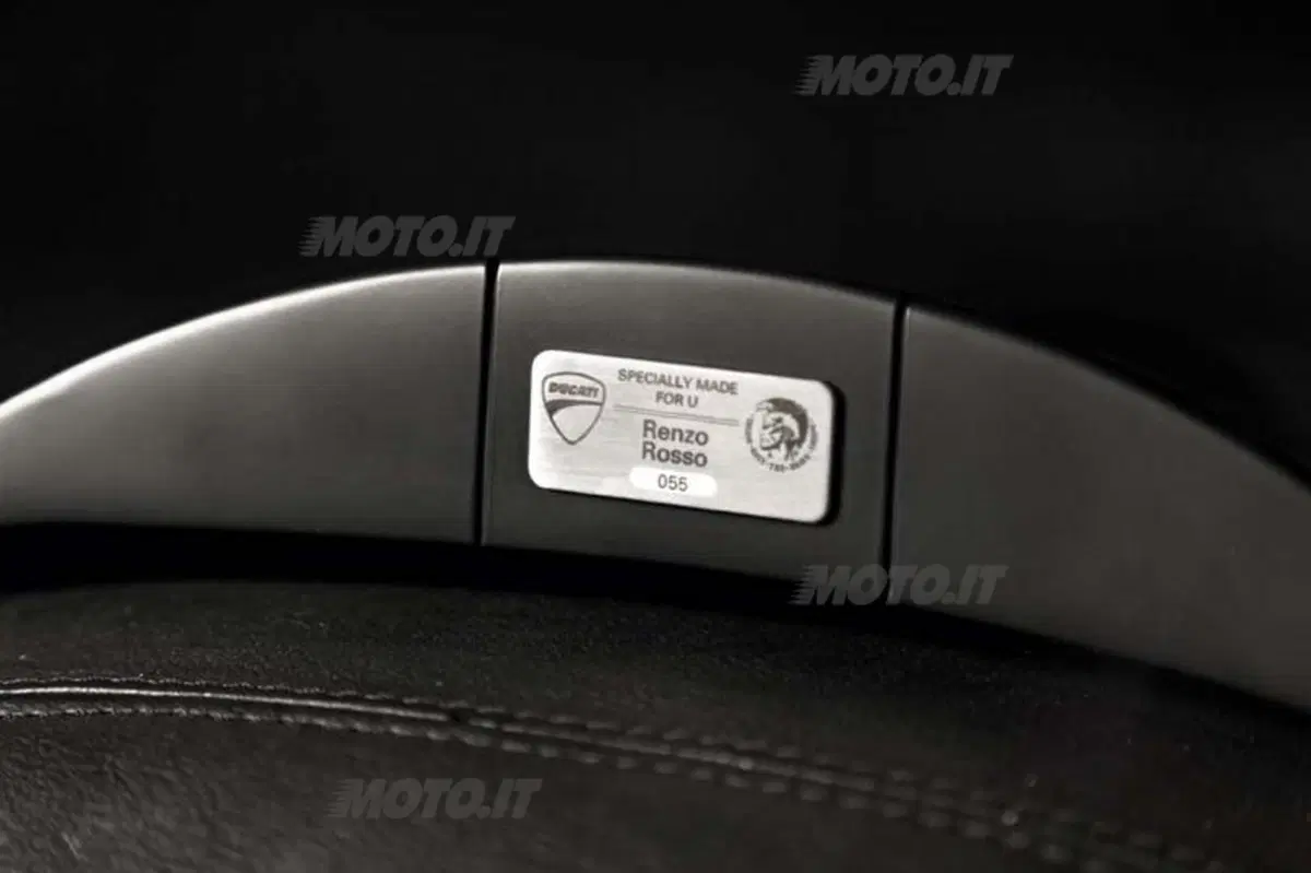 Monster Diesel disponibile nei Ducati Store (14)
