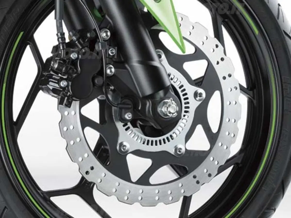 Kawasaki Ninja 250R 2013 (14)