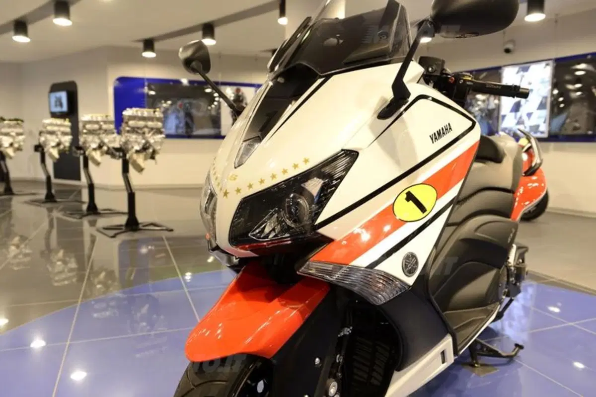 Yamaha TMAX 530 versione Giacomo Agostini